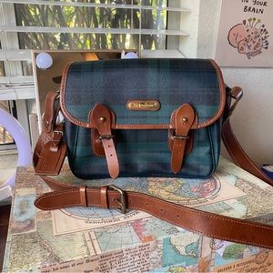 Vintage Ralph Loren leather purse. In great condition, will elevate any look.